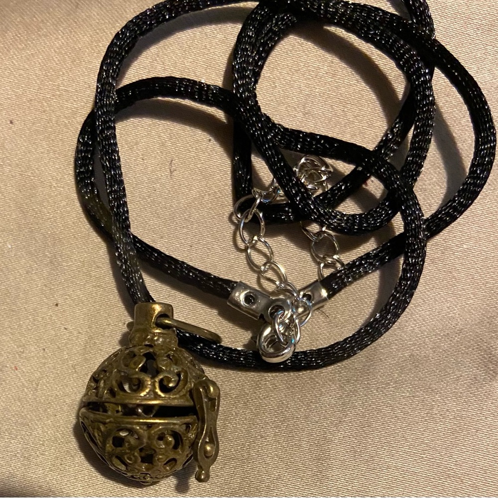 Steampunk Filigree aromatic lock Pendant Necklace